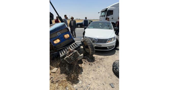 Traktör ve otomobil çarpıştı: 1 yaralı