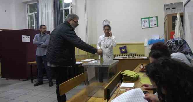 Yalova’da oy kullanma işlemi başladı