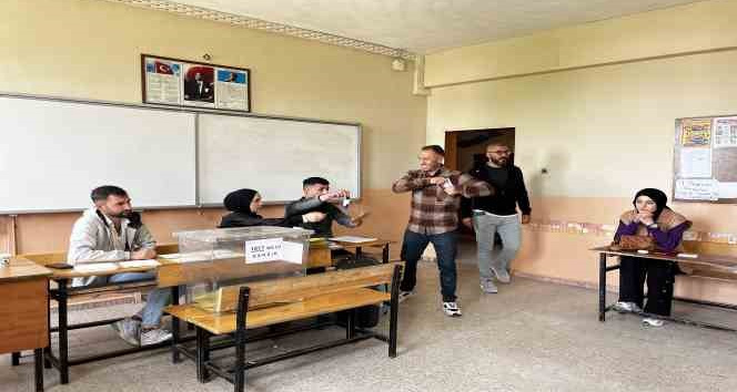 Ağrı, Cumhurbaşkanını seçmek için sandığa gitti