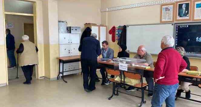 Uzunköprü’de oylar sandıkla buluşmaya başladı