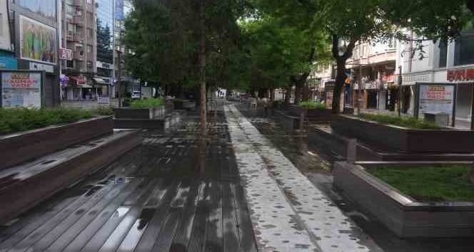 Eskişehir’de cadde ve sokaklarda 2. tur sessizliği hakim