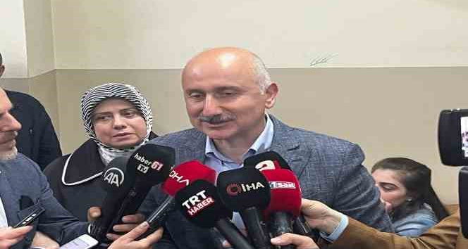 Bakan Karaismailoğlu, Trabzon’da oyunu kullandı