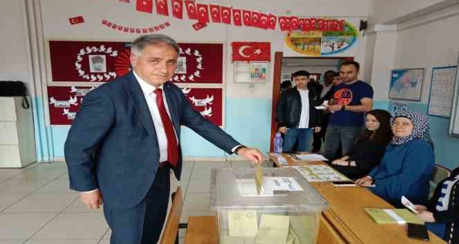 Milletvekili Avcı ve Bozkurt oyunu kullandı