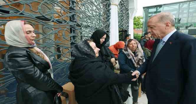 Gazeteci yazar Engin Ardıç son yolculuğuna uğurlandı: Törene Cumhurbaşkanı Erdoğan da katıldı
