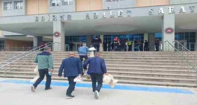 Edirne’de sayılan oylar çuvallar ile adliyeye getiriliyor