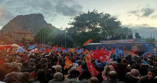 Erdoğan’ın seçim zaferi Afyonkarahisar’da kutlanmaya başlandı