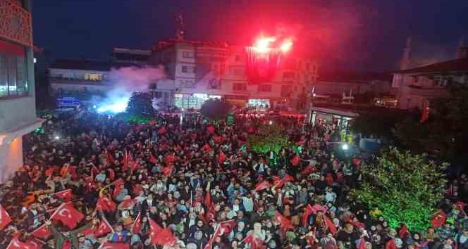 Yalova’da Cumhurbaşkanı Erdoğan’ın seçim zaferi kutlanıyor