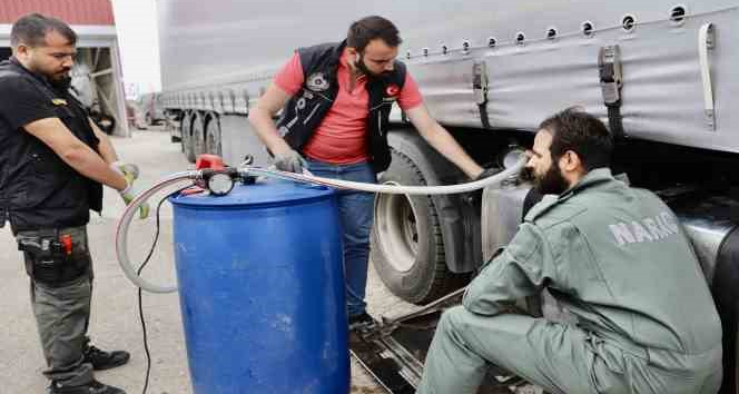 Ağrı’da tırın yakıt deposunda 537 kilo 250 gram metamfetamin ele geçirildi