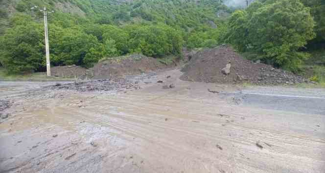 Tunceli’de sağanak yağış hayatı olumsuz etkiledi