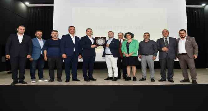 Hataylılardan Esenyurt Belediye Başkanı Bozkurt’a teşekkür plaketi