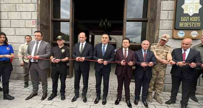 Kars’ta hükümlülerin el emeği göz nuru resimleri sergilendi