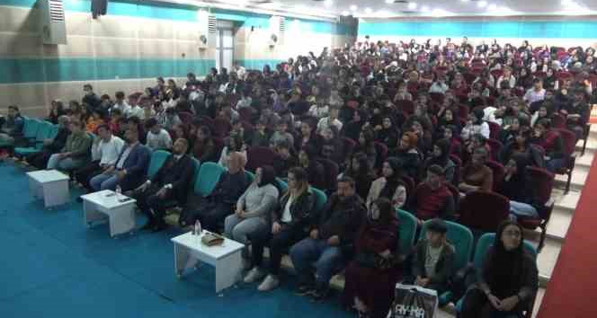 Muş’ta motivasyon ve kariyer semineri düzenlendi
