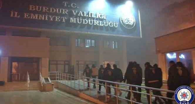 Burdur’da asayiş operasyonlarında yakalanan 36 kişi tutuklandı