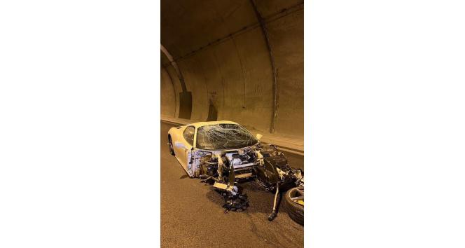 Ünlü modifiyeci Ünal Turan, Ferrari ile kaza yaptı: 14 milyon liralık araç pert oldu