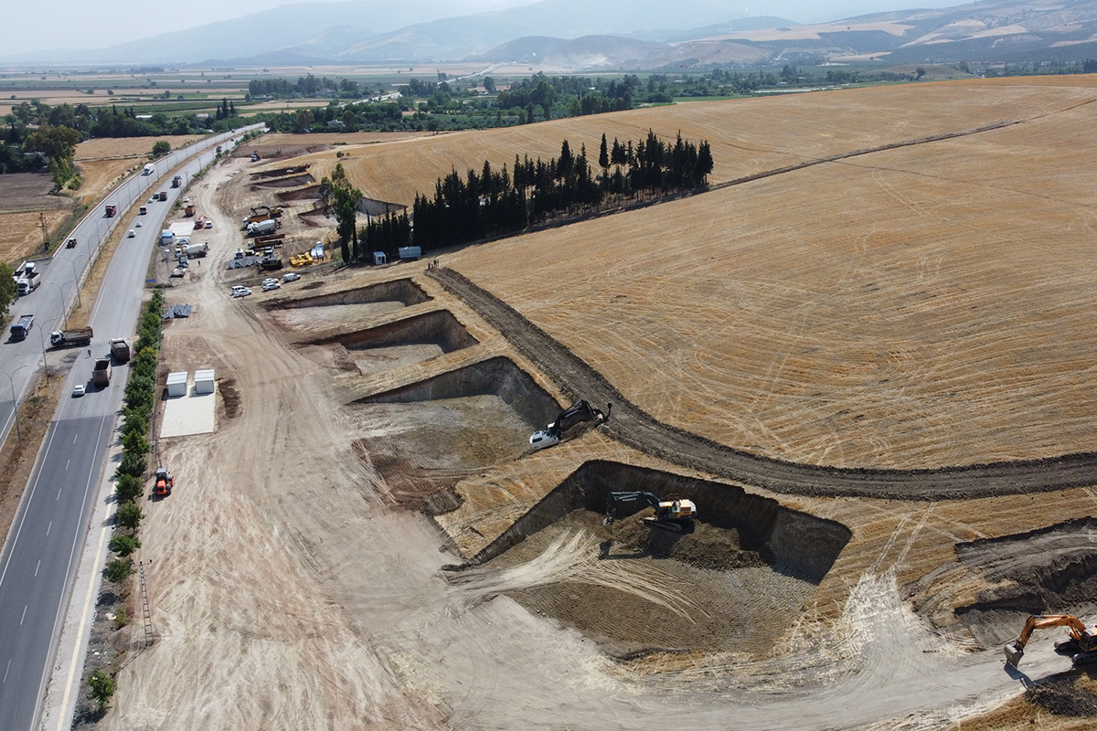 Hatay Kırıkhan'a kalıcı konutlar için ilk kazma vuruldu