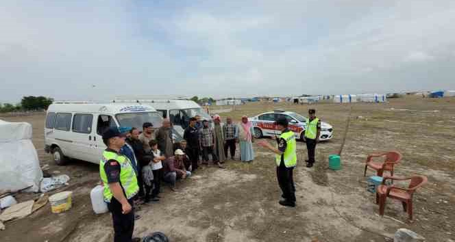 Jandarma trafik ekiplerinden tarım işçilerine trafik eğitimi