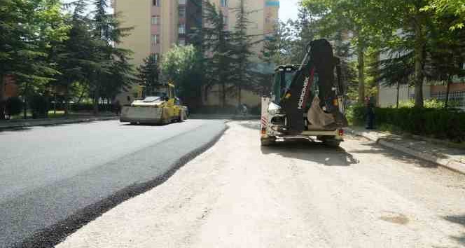 Melikgazi yolları yenileyerek ulaşımı daha konforlu hale getiriyor