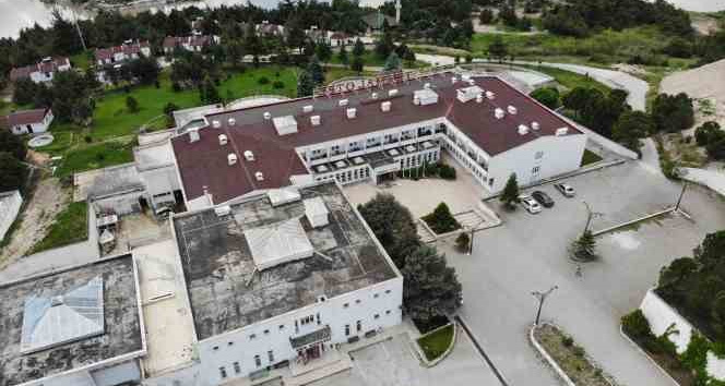 Şifa kaynağı termal otel ziyaretçilerini bekliyor