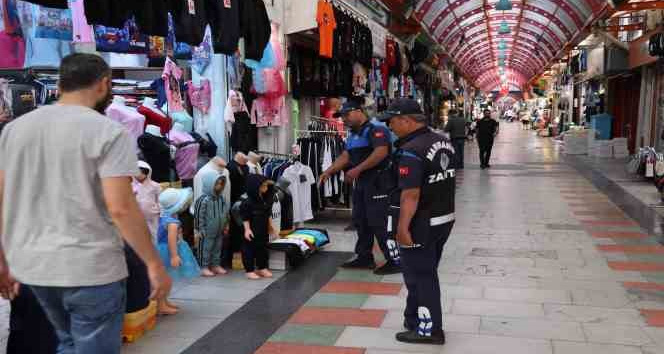 Marmaris Belediyesi’nden Kapalı Çarşıda işgaliye denetimi