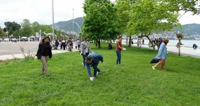 Dünya Tütünsüz Günü’nde sahilde izmarit topladılar