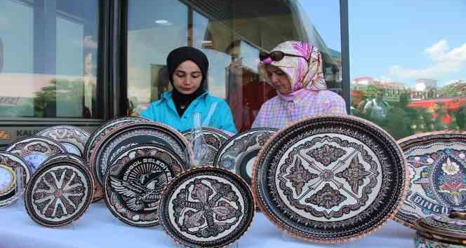 Bingöl’de kadınların el emeği göz nuru ürünleri sergilendi