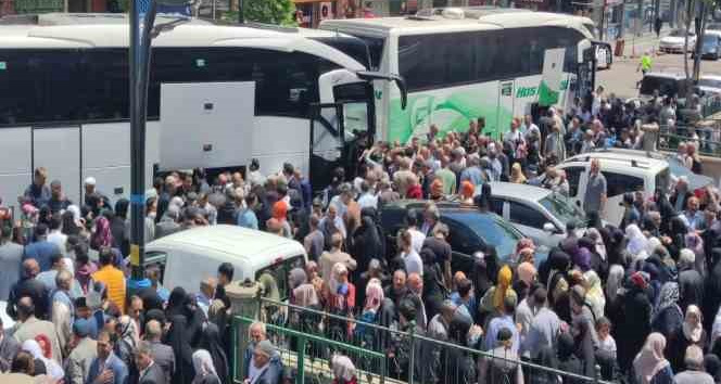 Bingöl’den kutsal topraklara gidecek ilk hac kafilesi uğurlandı