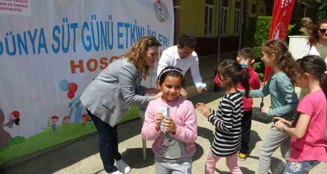Dünya süt gününde öğrencilere süt etkinliği düzenlendi