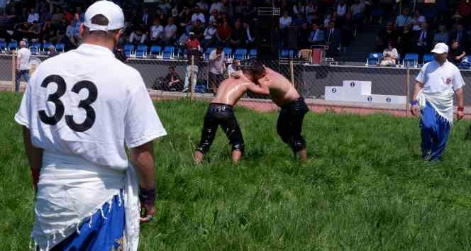 Üniversiteli pehlivanlar, Edirne’de çayıra çıktı