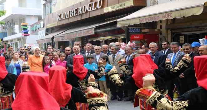 Halk eğitim kursiyerleri hünerlerini sergiledi