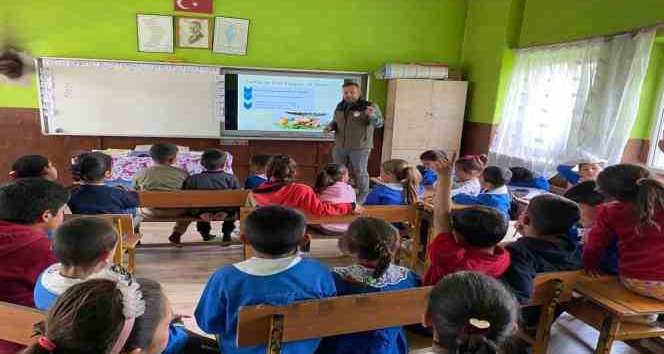 Kars’ta okullarda hijyen eğitimi veriliyor