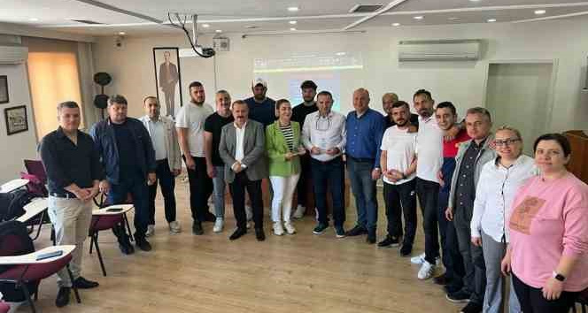 Belediye personeline ilk yardım eğitimi verildi