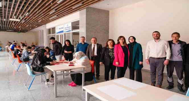 Bayburt Üniversitesi, aileleri sanatla buluşturdu