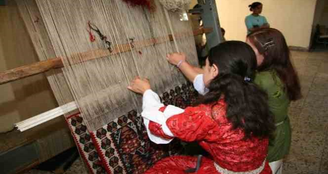 Hakkari kilimi coğrafi işaret tescil belgesi aldı
