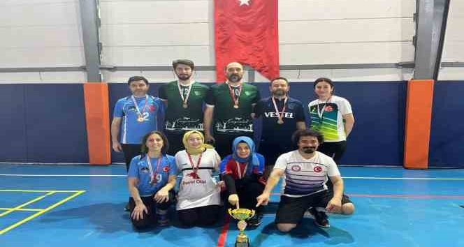 Voleybol turnuvasında Barbaros Kutlutaş Ortaokulu kazandı