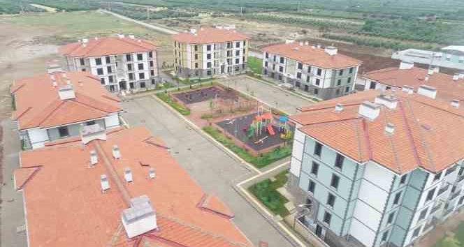 Şehzadeler’de hak sahipleri TOKİ konutlarına kavuştu