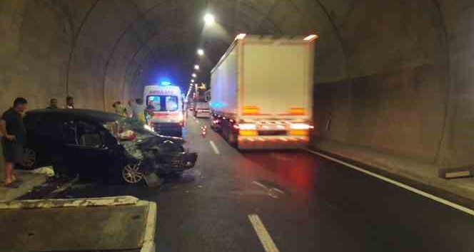 Ayvacık’ta tünelde trafik kazası: 1 ölü, 4 ağır yaralı