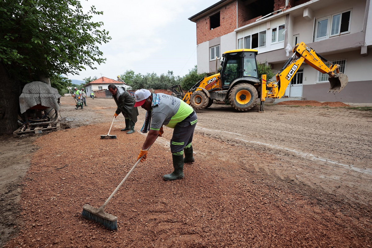 Denizli’de sel bölgesinde 280 personel ve 105 adet iş makinesi çalışmalarını sürdürüyor