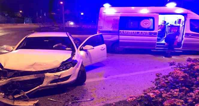 Edirne’de iki otomobilin çarpıştığı kazada 2 kişi yaralandı