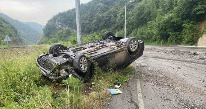 Yoldan çıkan otomobil taklalar attı: 1 yaralı