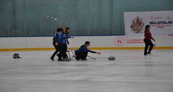 Kars’ta Curling Türkiye Şampiyonası heyecanı