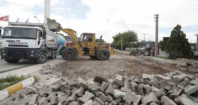 Mehmet Akif Ersoy Mahallesinde sıcak asfalt çalışması yapılıyor