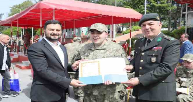 Kağıthane’de engelli bireylere asker kınası yakıldı