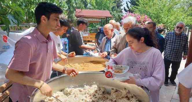 Necip Fazıl Kısakürek vefatının 40. yılında mezarı başında anıldı