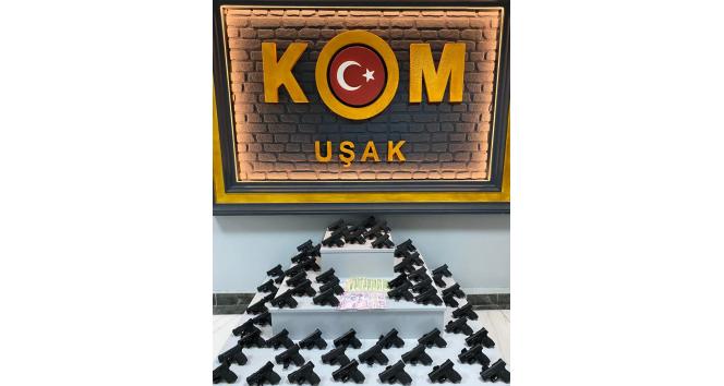 63 ruhsatsız telefon ele geçirildi