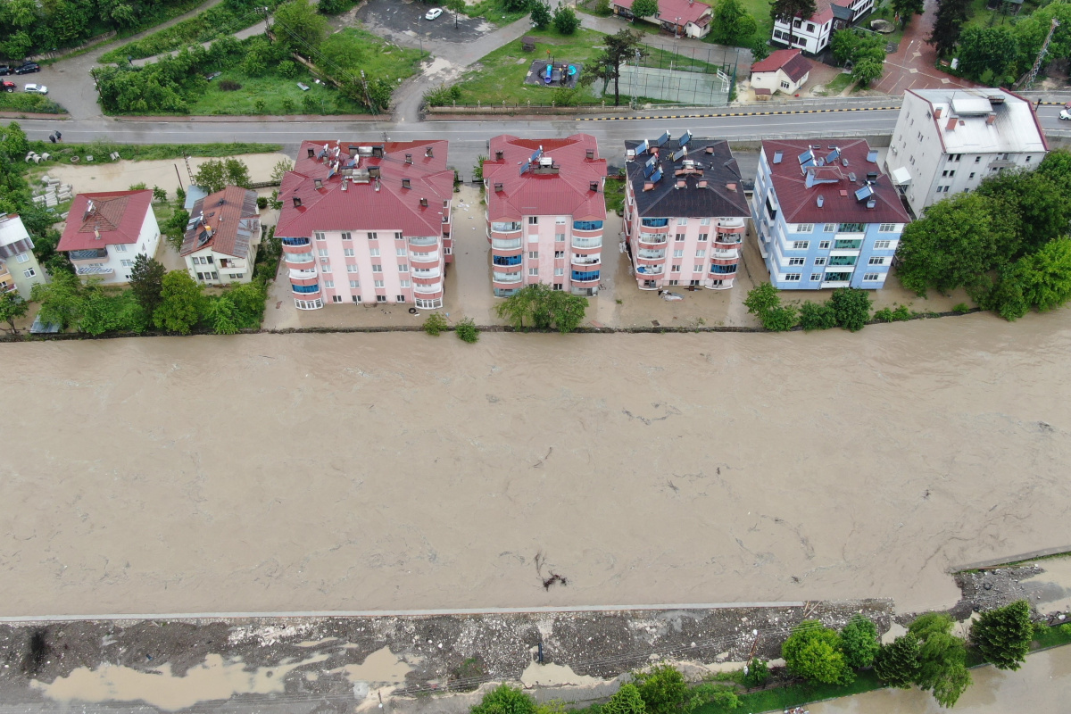 Kastamonu&#039;da sel: Azdavay ilçesinde yüzlerce ev sular altında kaldı