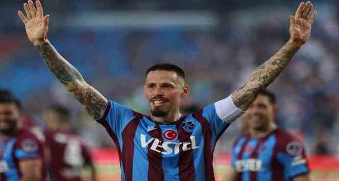 Spor Toto Süper Lig: Trabzonspor: 4 - Alanyaspor: 1 (İlk yarı)