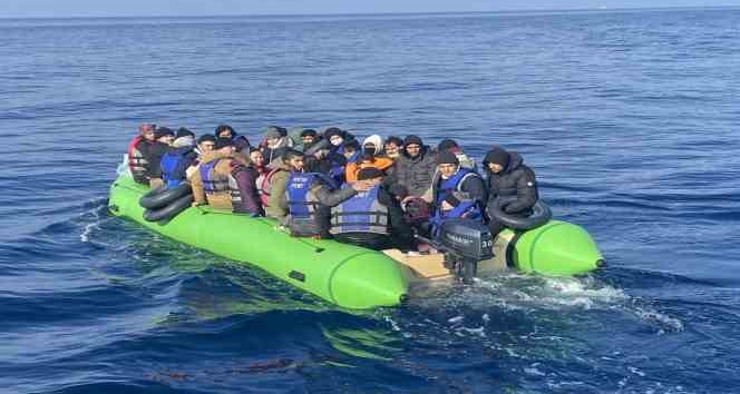 Sahil Güvenlik, ilk 5 ayda Çanakkale açıklarında 953 kaçak göçmen yakaladı