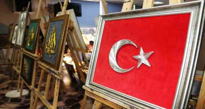 Bitlis’te yılsonu sergisi açıldı