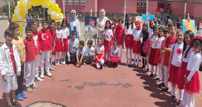 Bingöl’de ilkokul öğrencileri resim sergisi açtı