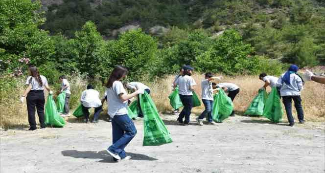 Dünya çevre gününde 1 ton cam ve plastik atık geri dönüşüme kazandırıldı